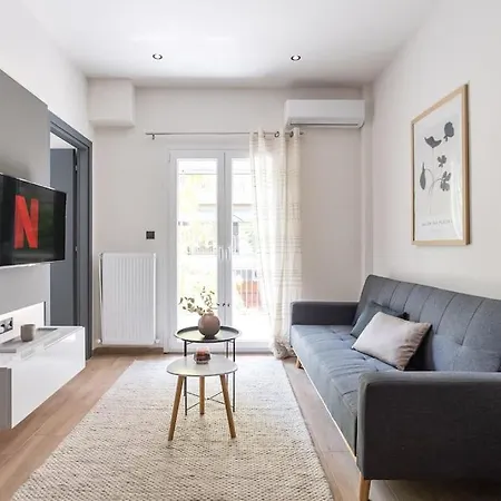 Downtown Stylish 4 Apartament *