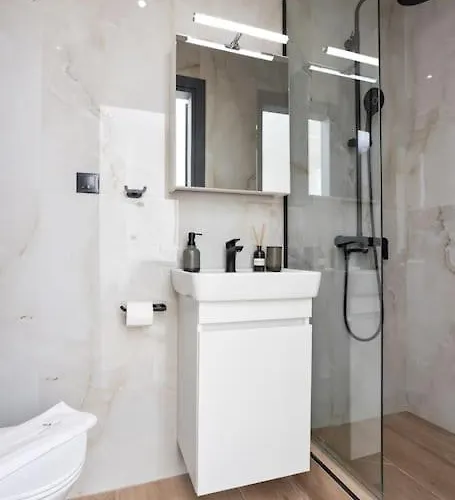Downtown Stylish 4 Appartamento *