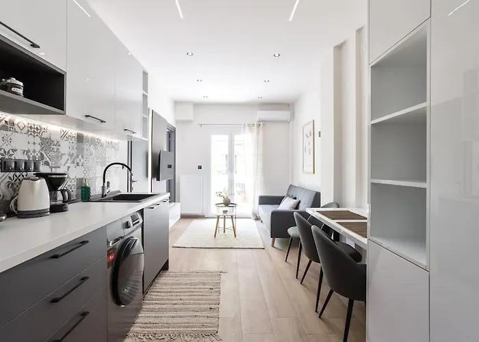 Downtown Stylish 4 *