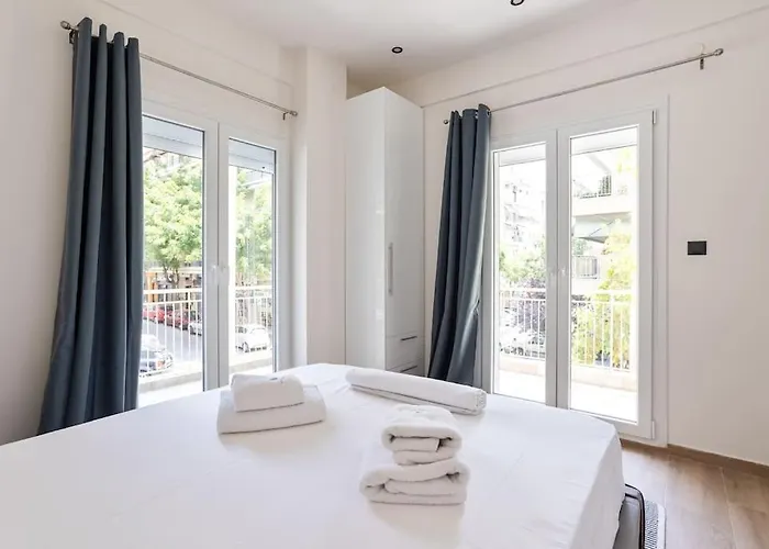 公寓 Downtown Stylish 4 *