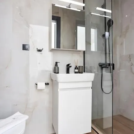 Downtown Stylish 4 Apartman *