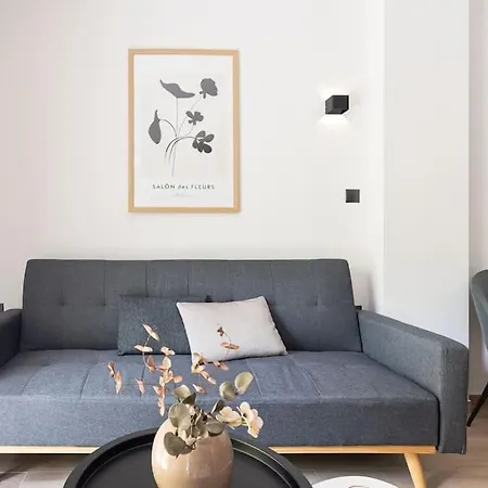 Downtown Stylish 4 *